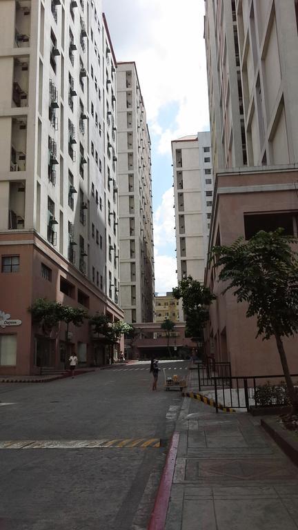 California Garden Square Condo Manila Exterior photo